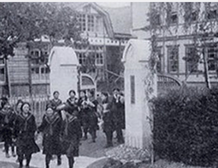 聖霊高等女学院正門（1931年）