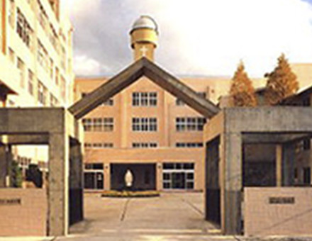 1989年　聖堂講堂棟完成後 校舎全景